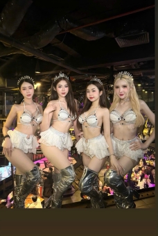 Những cô công chúa